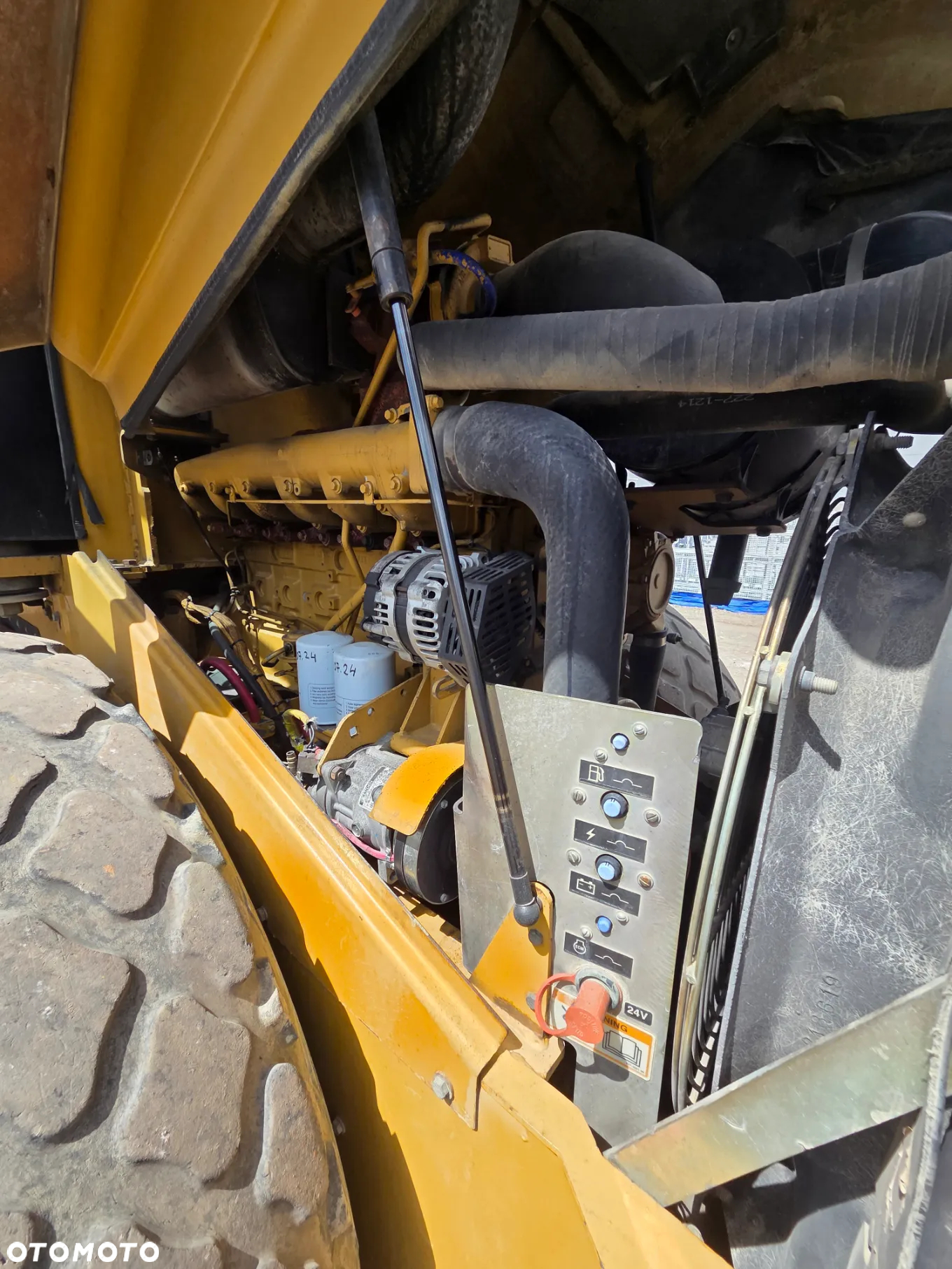 Caterpillar CAT 663 E - 13
