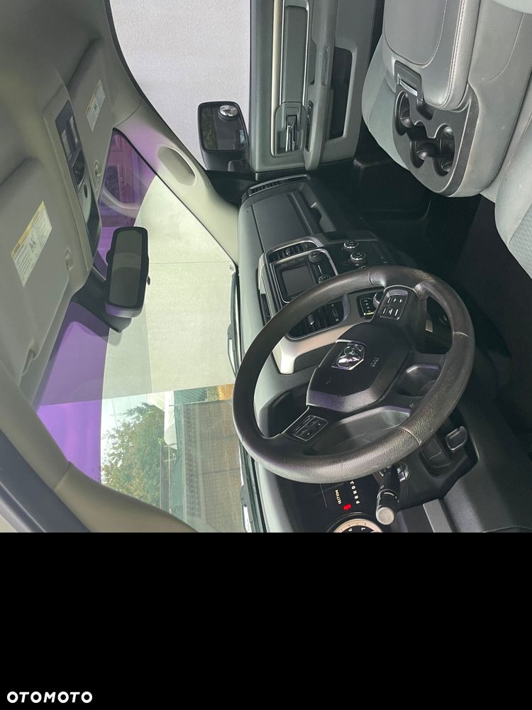 Dodge RAM 1500 5.7 4x4 - 5