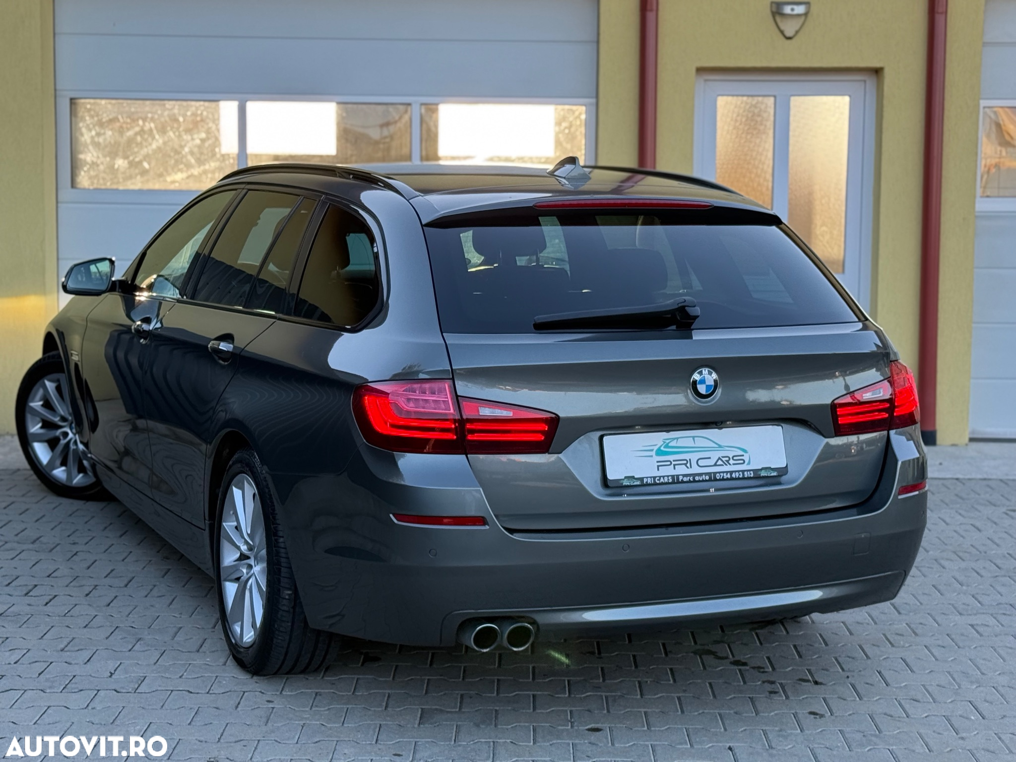 BMW Seria 5 525d Touring Aut. - 3
