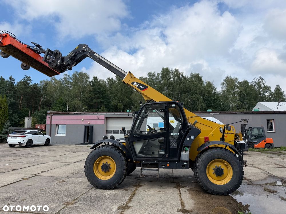 Caterpillar TH337C - 2