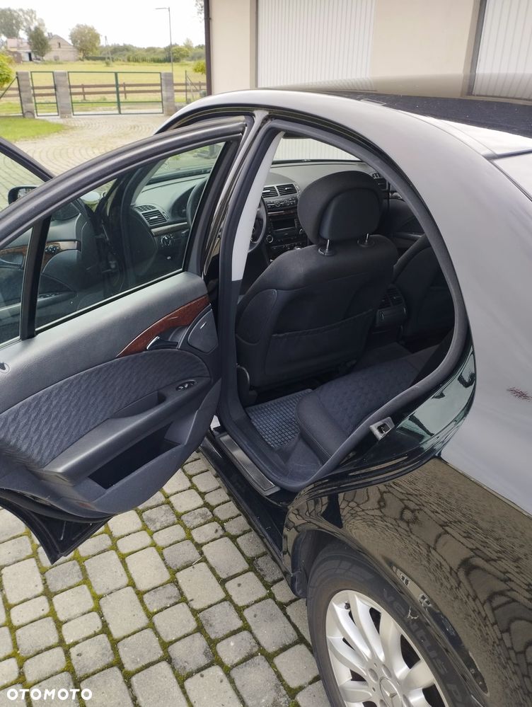 Mercedes-Benz Klasa E 280 4Matic Automatik Classic - 8