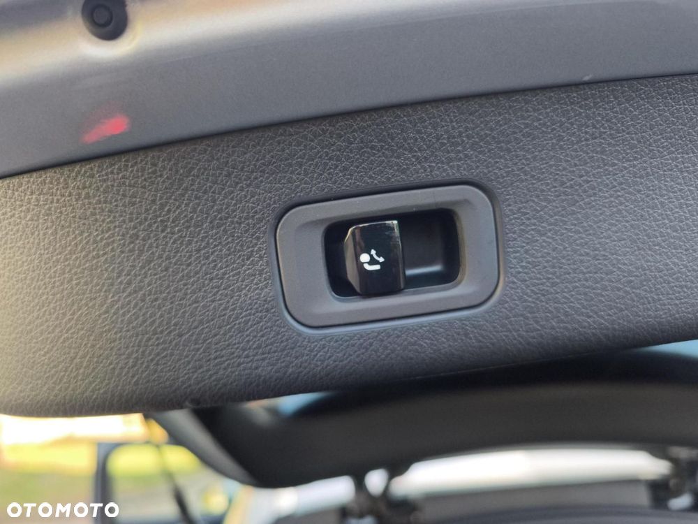 Mercedes-Benz GLC - 22