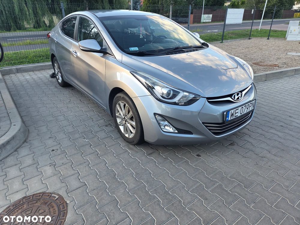 Hyundai Elantra 1.6 Comfort - 3