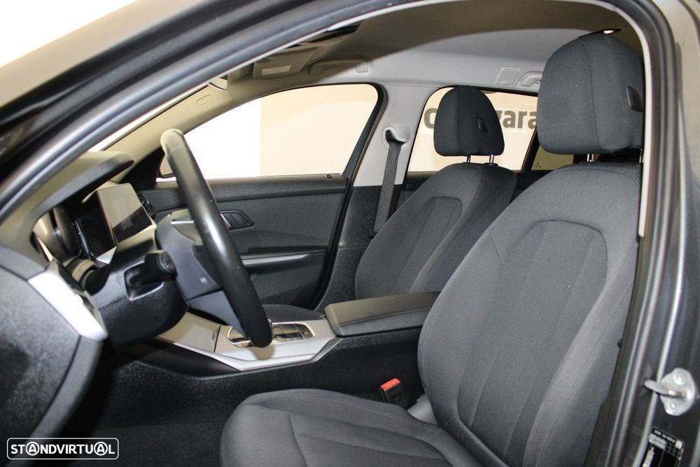 BMW 330 e Touring Auto - 21