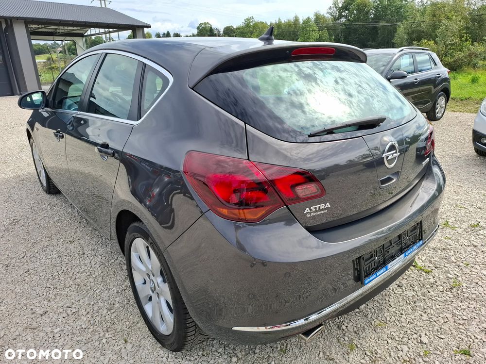 Opel Astra 1.6 T SIDI Cosmo S&S - 4