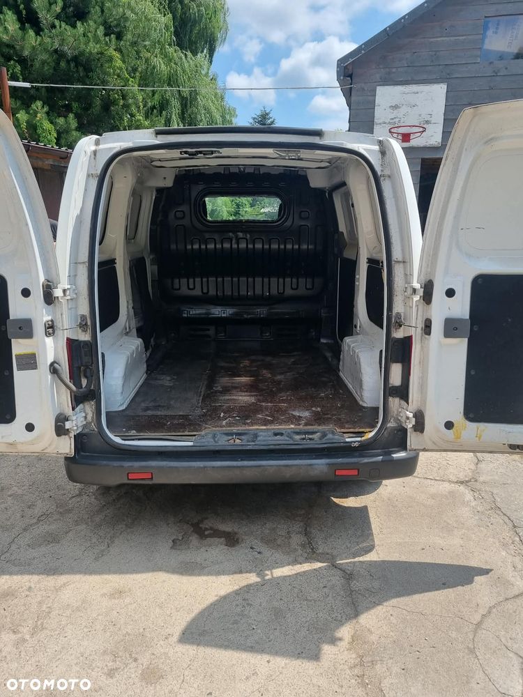 Nissan NV200 - 13