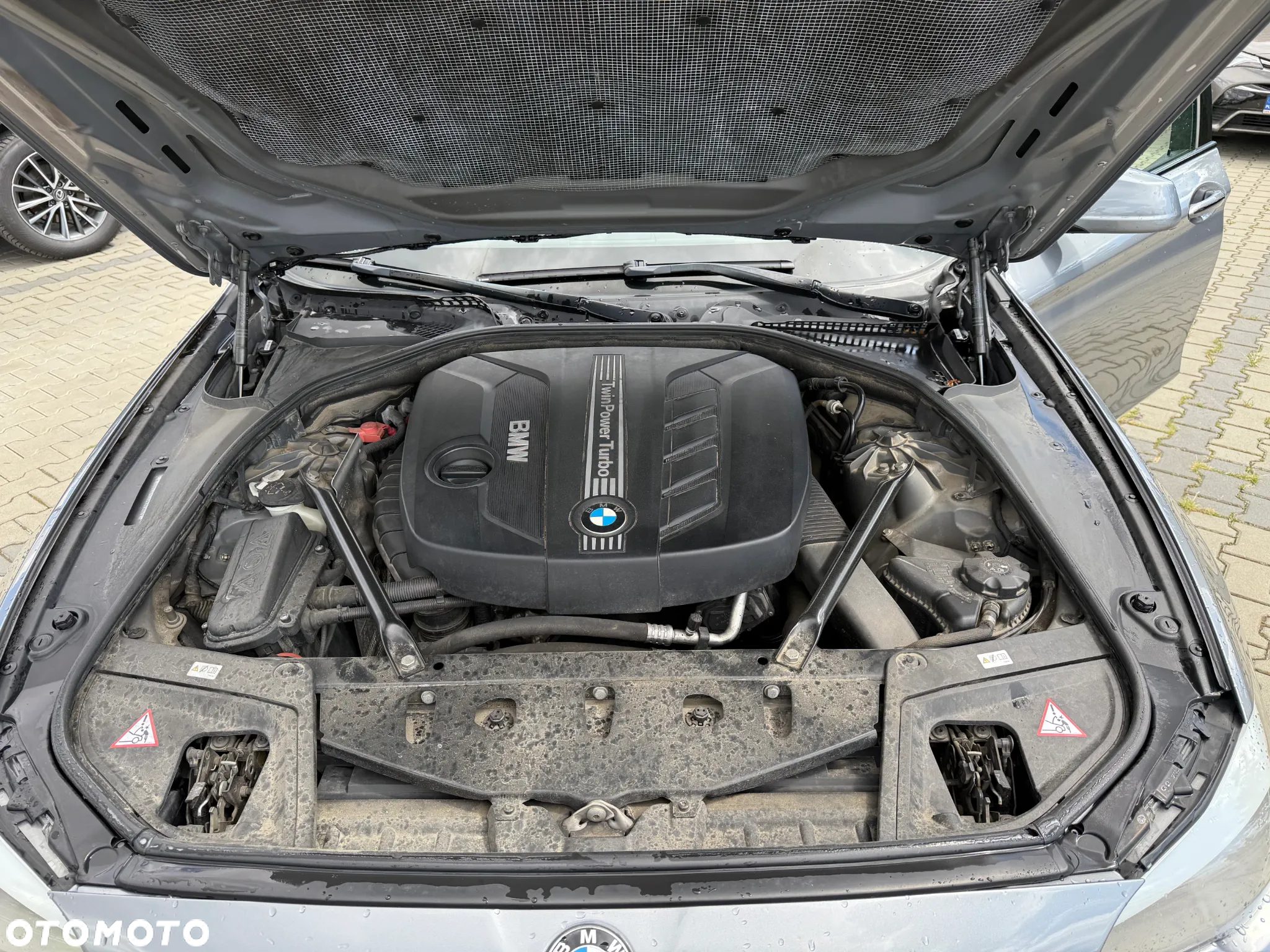 BMW Seria 5 525d xDrive - 14