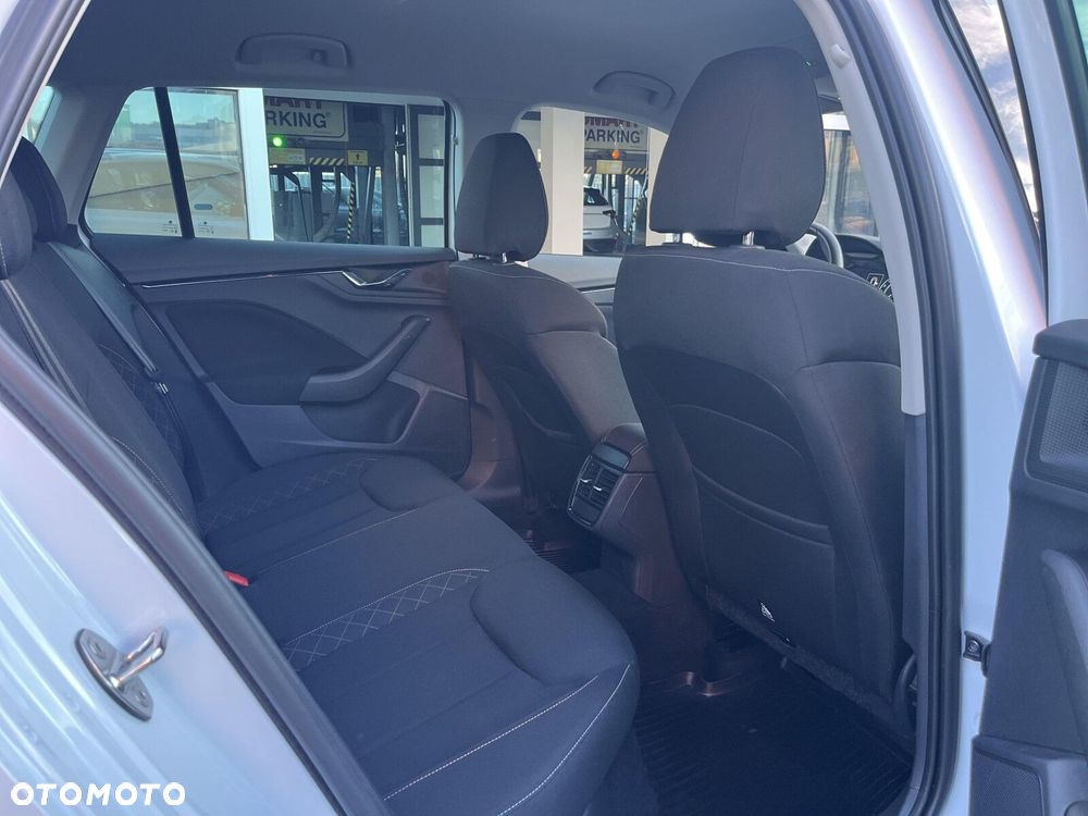 Skoda Kamiq 1.0 TSI Ambition DSG - 33