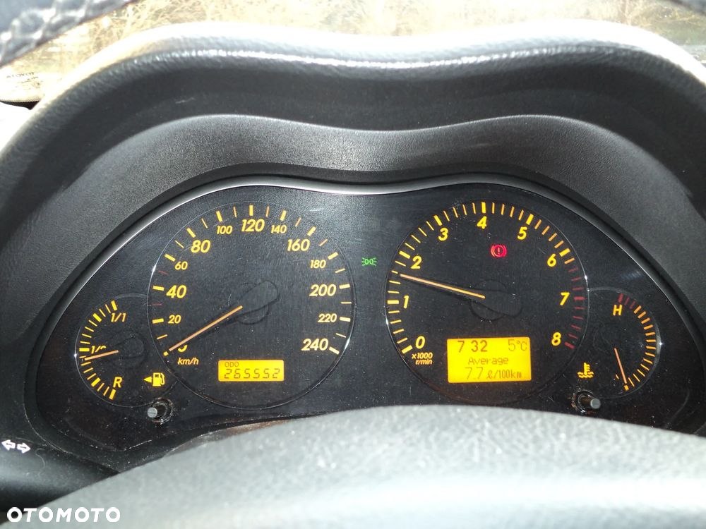 Toyota Avensis 1.8 VVT-i Combi Sol - 6