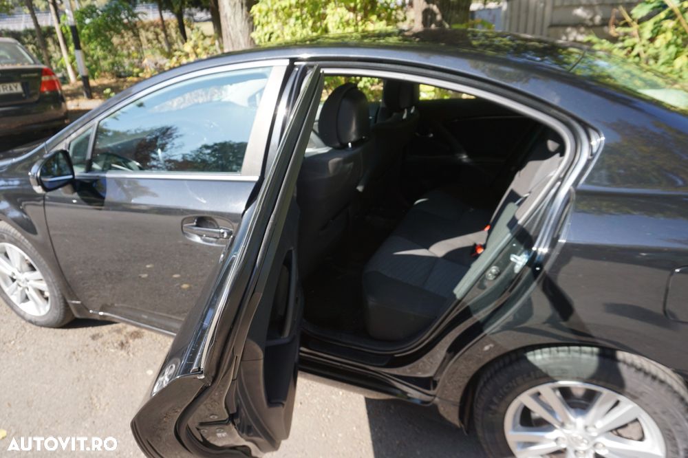Toyota Avensis 2.0 D-4D Comfort - 5