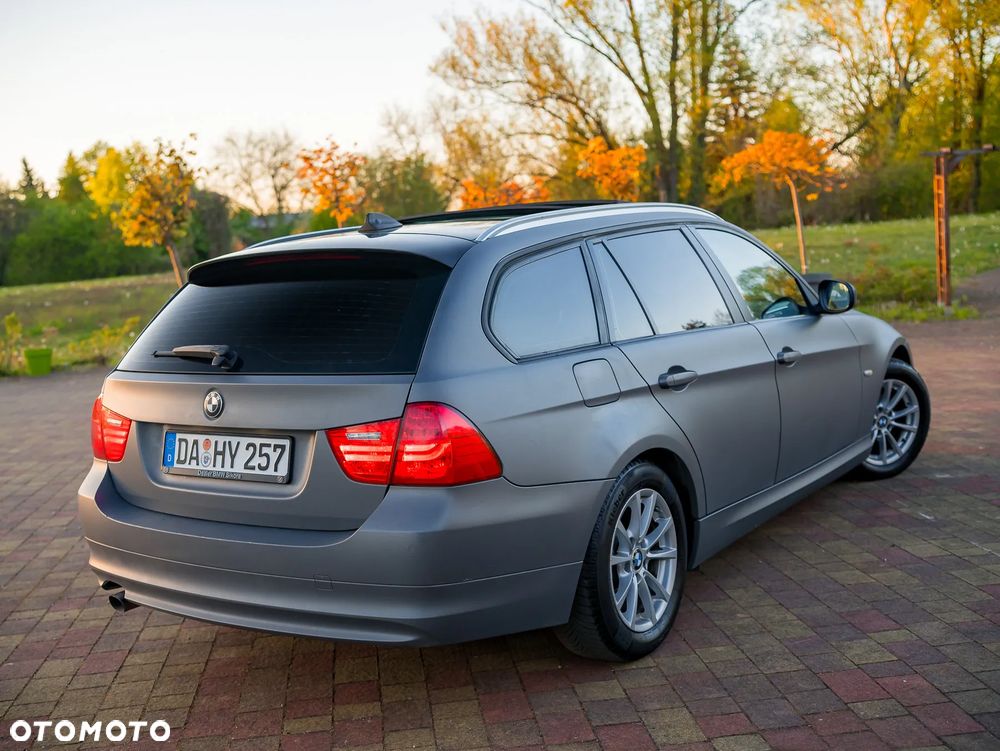 BMW Seria 3 318i Edition Lifestyle - 16