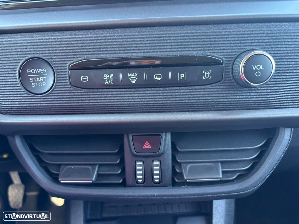 Ford Tourneo Courier 1.0 EcoBoost Titanium - 50