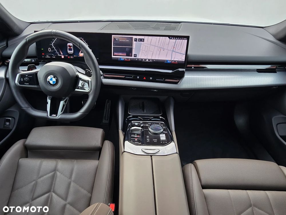 BMW Seria 5 520d xDrive - 9