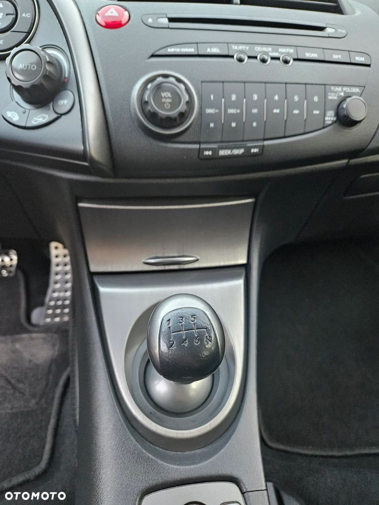 Honda Civic 1.8 Sport - 12