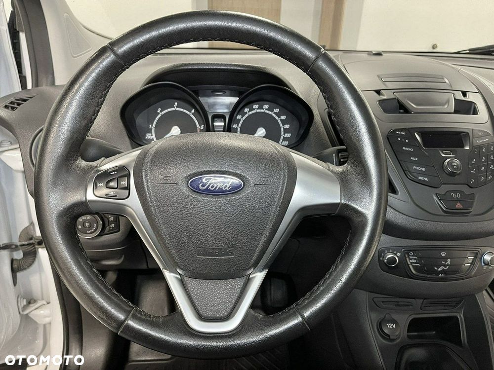 Ford Transit Courier - 20