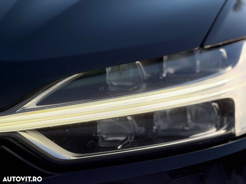 Volvo XC 60 B5 MHEV AWD R-Design - 9