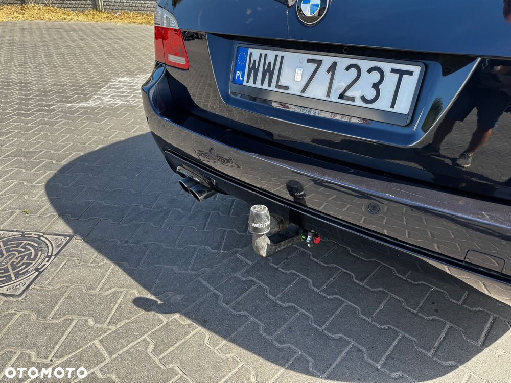 BMW Seria 5 523i Touring - 13