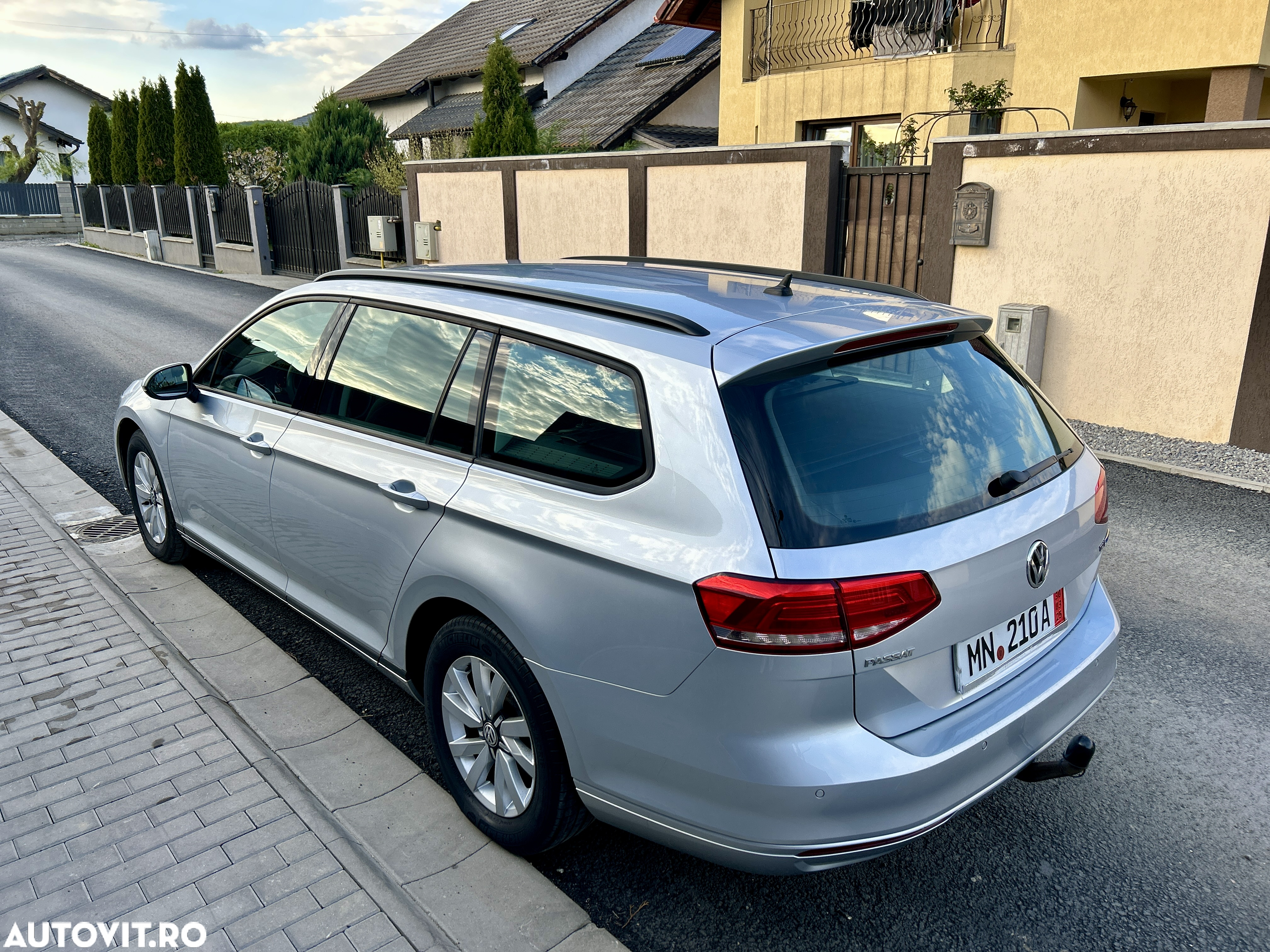 Volkswagen Passat - 2