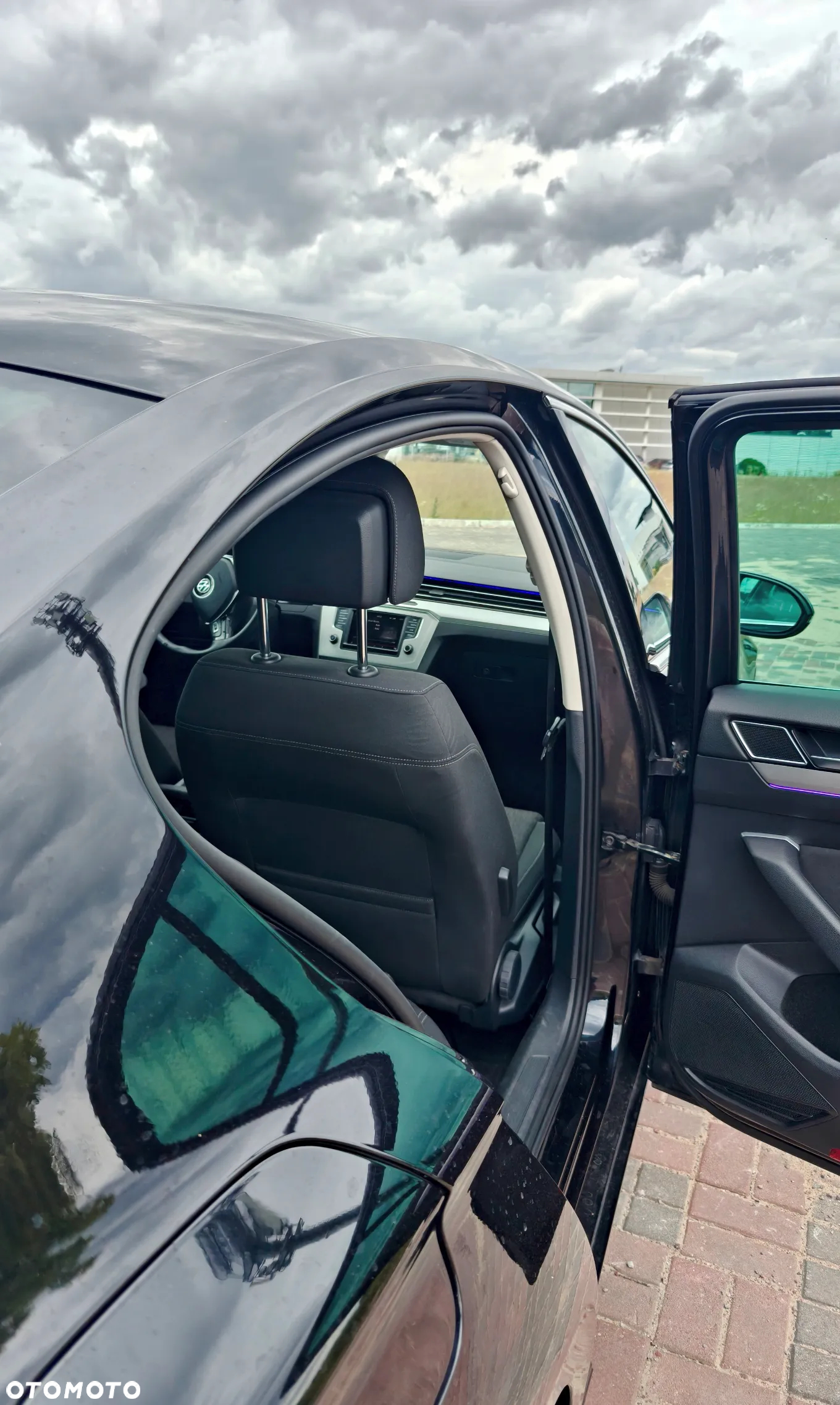 Volkswagen Passat - 11