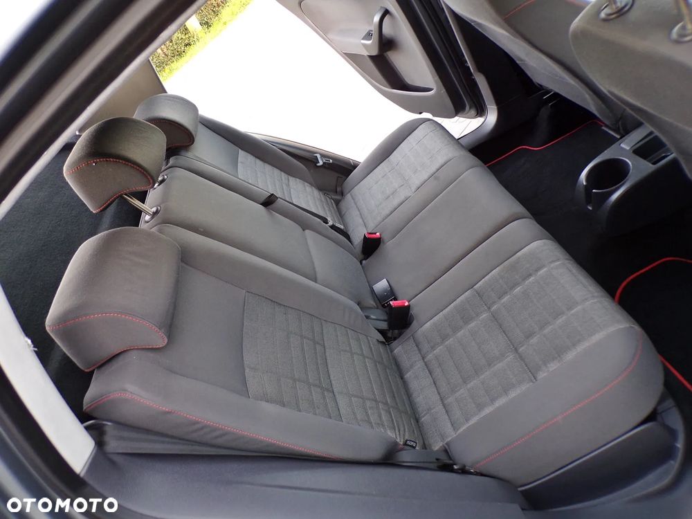 Volkswagen Golf Plus 1.9 TDI Comfortline - 25