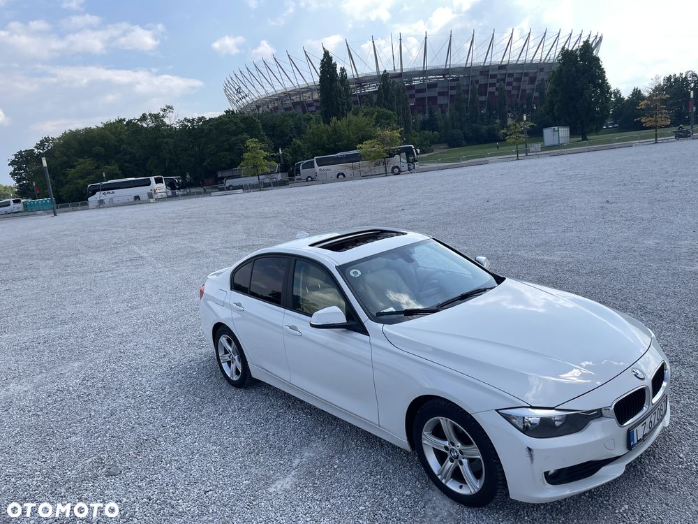 BMW Seria 3 328i xDrive - 4