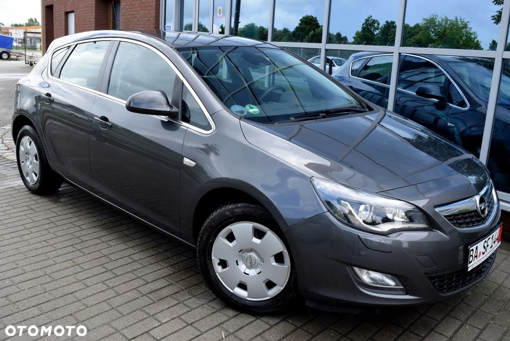 Opel Astra 1.6 Enjoy - 1