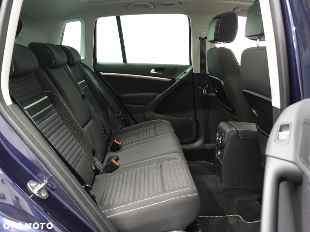 Volkswagen Tiguan 2.0 TDI 4Mot Perfectline R-Style - 23