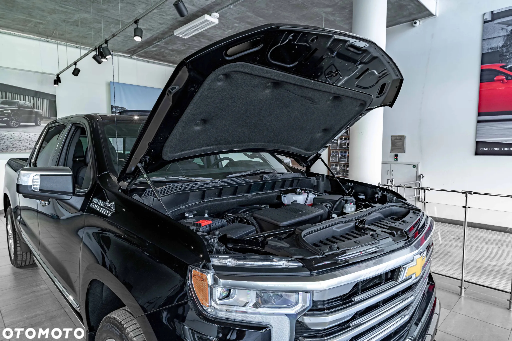 Chevrolet Silverado - 12