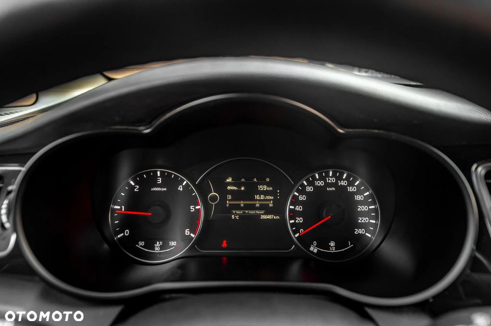 Kia Carens 1.7 CRDi 136 Dream Team Edition - 30