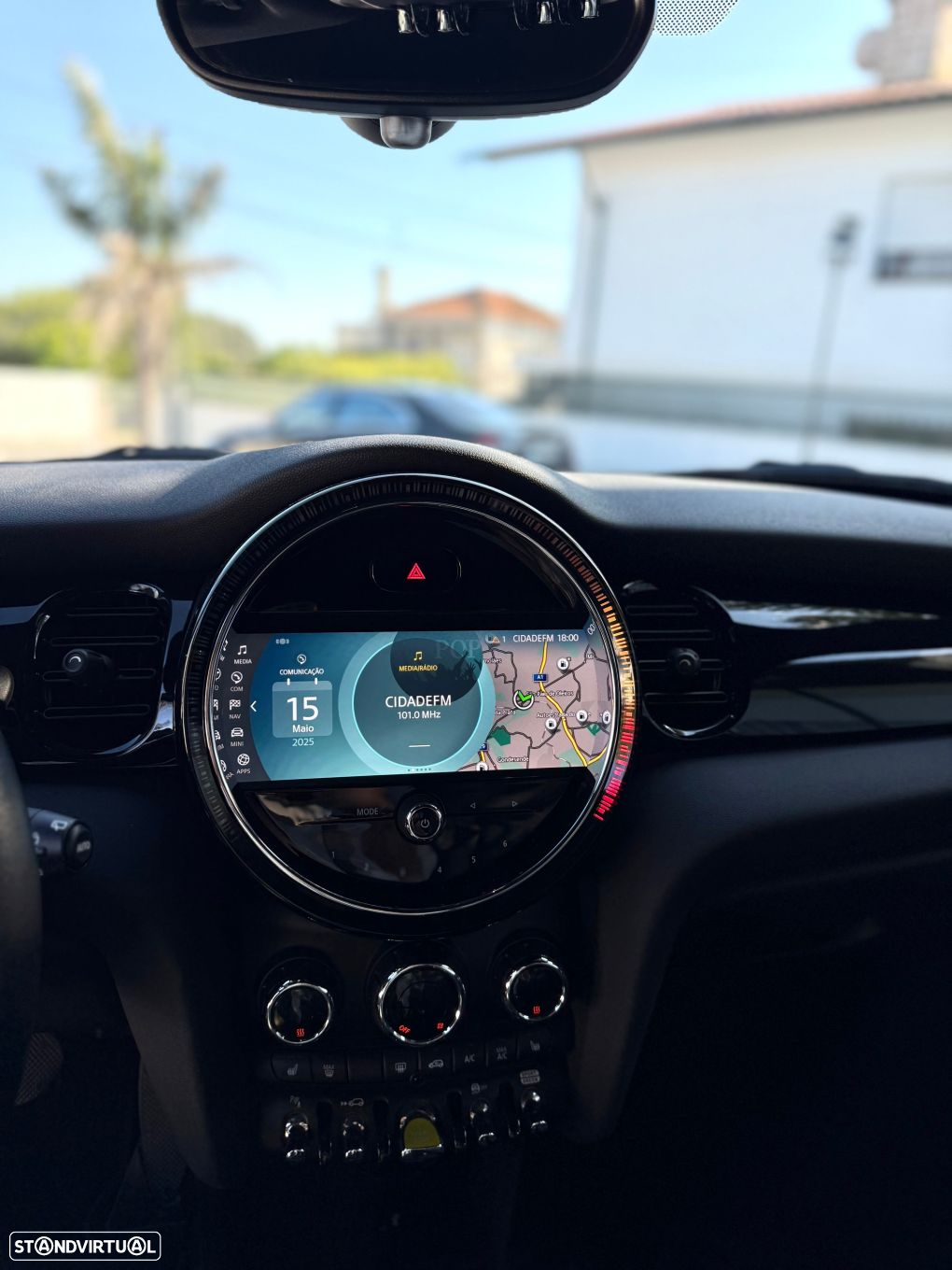 MINI 3 Portas Cooper SE Premium Extra Essential - 23