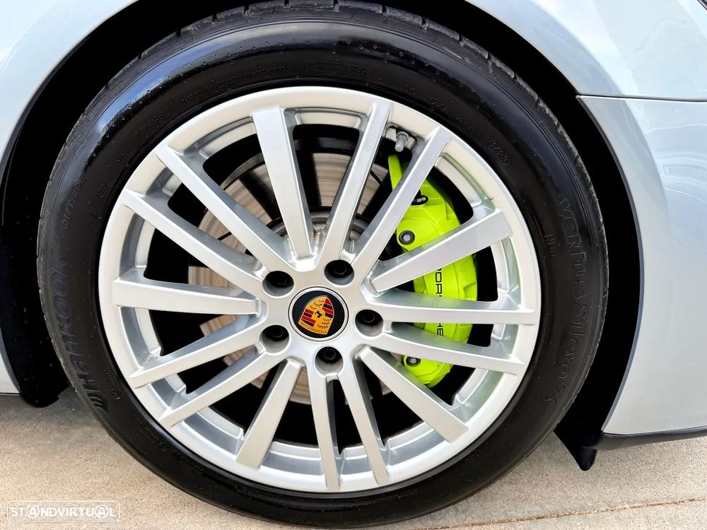 Porsche Panamera 4 E-Hybrid Platinum Edition - 45