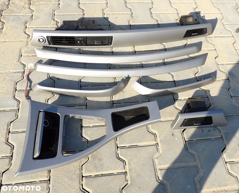 BMW - E90 - LISTWY OZDOBNE , DEKORY - EUROPA - 1