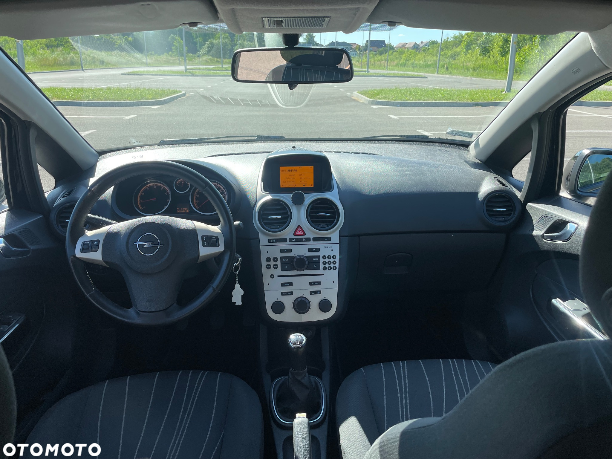 Opel Corsa 1.4 16V Cosmo - 13