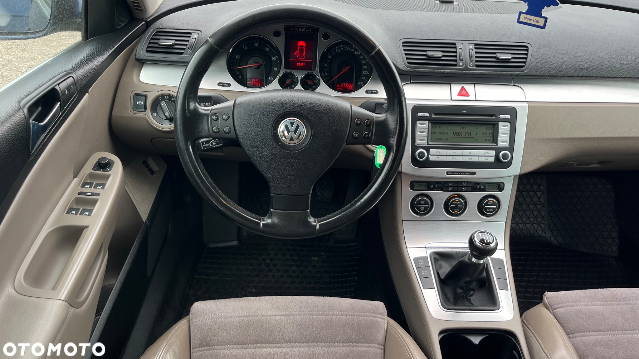 Volkswagen Passat - 15
