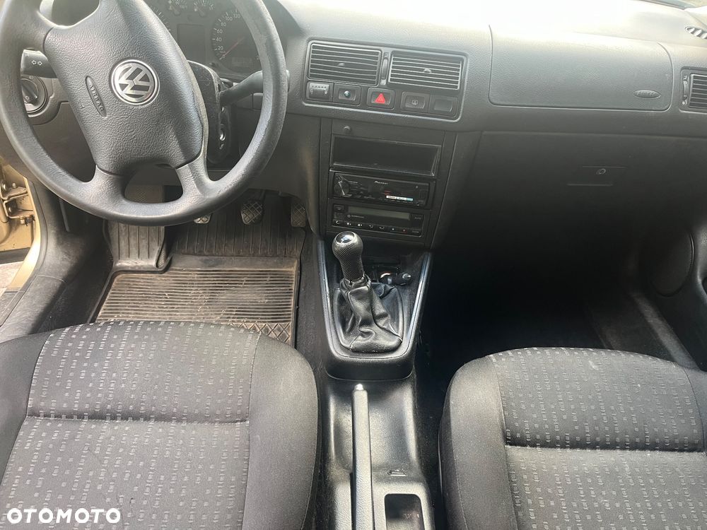 Volkswagen Golf - 14