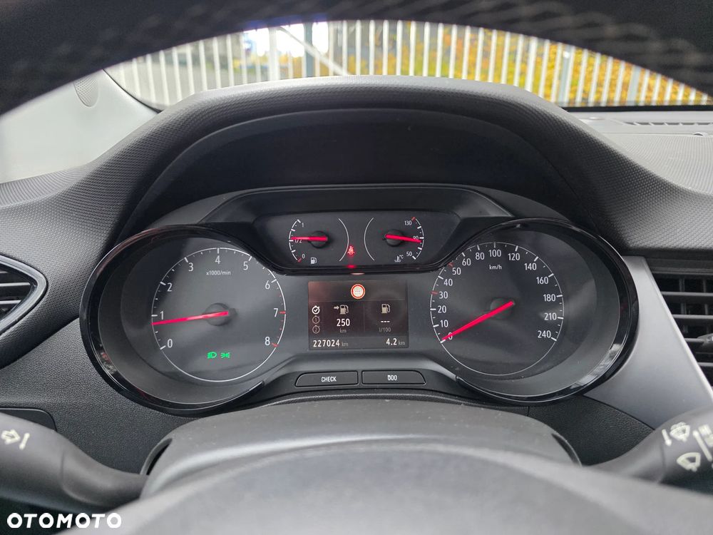 Opel Crossland X 1.2 Enjoy - 18