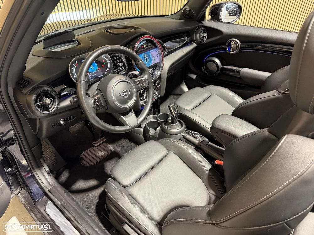 MINI Cabrio Cooper Premium Essential Auto - 6