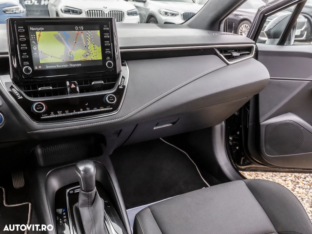 Toyota Corolla 2.0 Hybrid Business Edition - 18