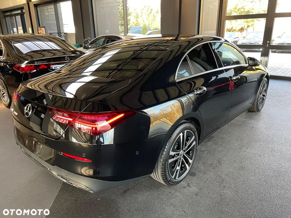 Mercedes-Benz CLA 200 Progressive 7G-DCT - 6