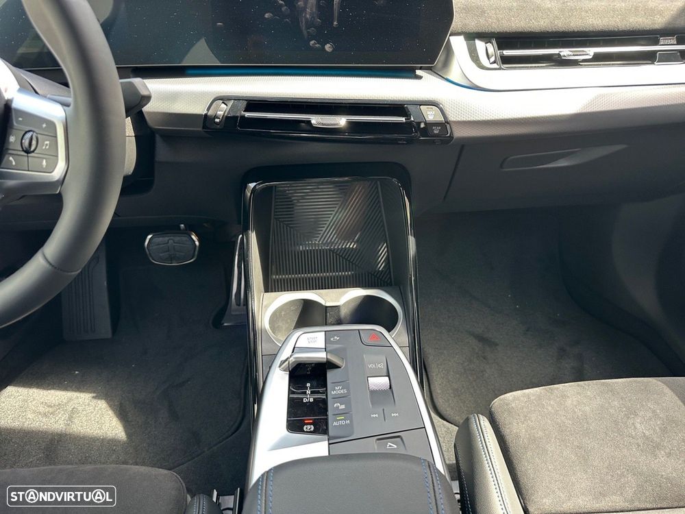BMW iX2 eDrive20 - 11