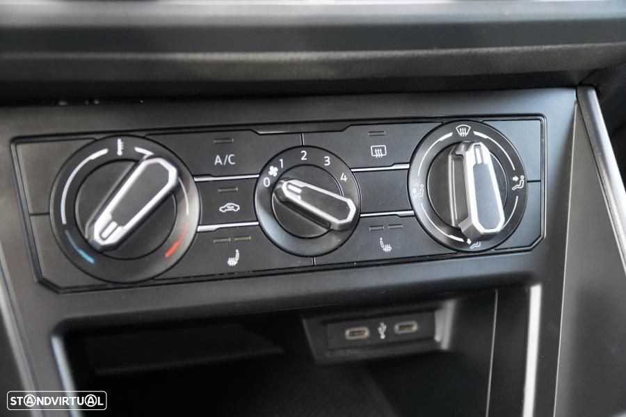 Volkswagen Polo 1.0 Confortline — fotografia 13