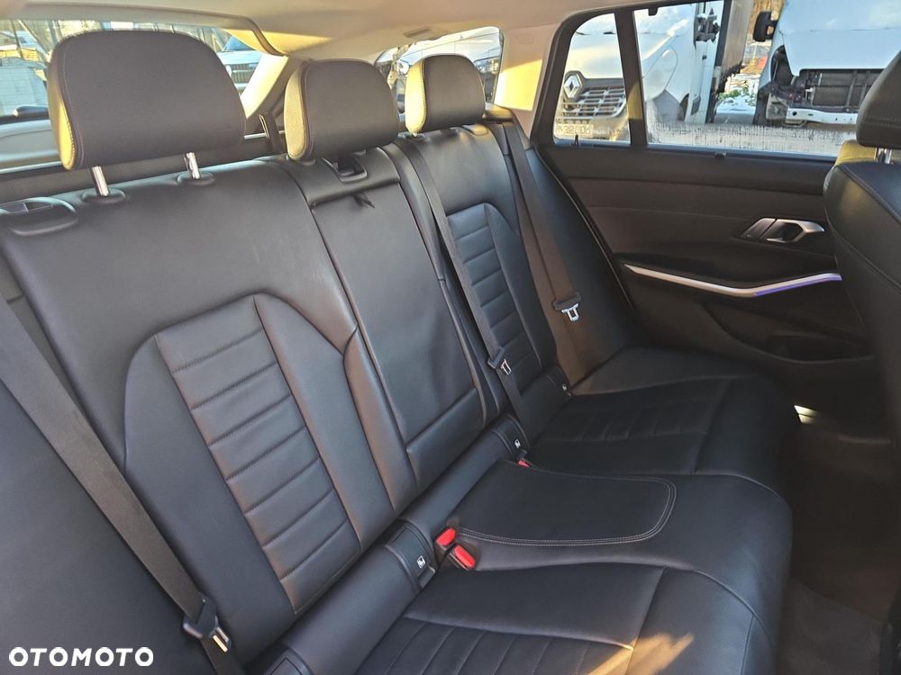 BMW Seria 3 320d - 11