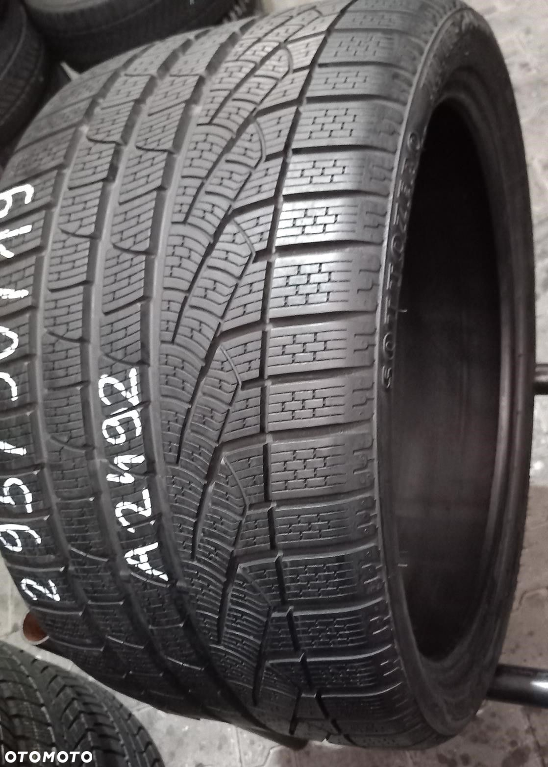 295/30/19 Pirelli SottoZero Winter 240 Serie ll 100V - 2