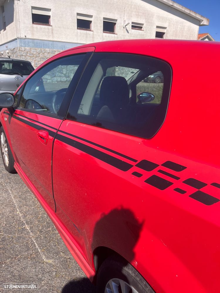 Fiat Grande Punto ver-1-2-redbull-blue-elements - 10