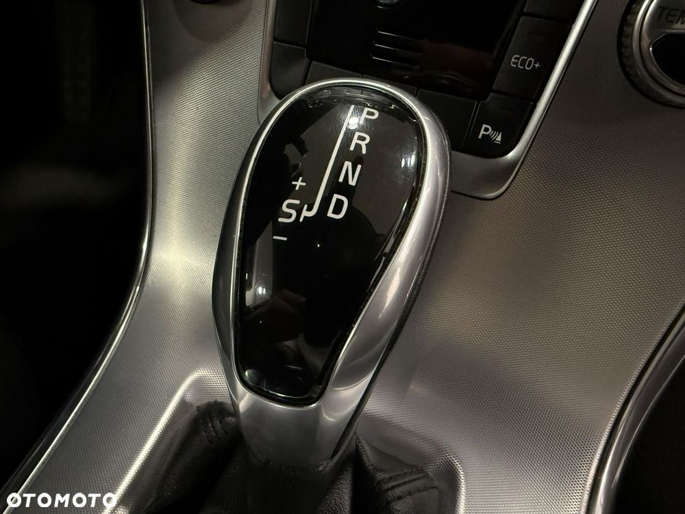 Volvo XC 60 D3 Drive-E Momentum - 35