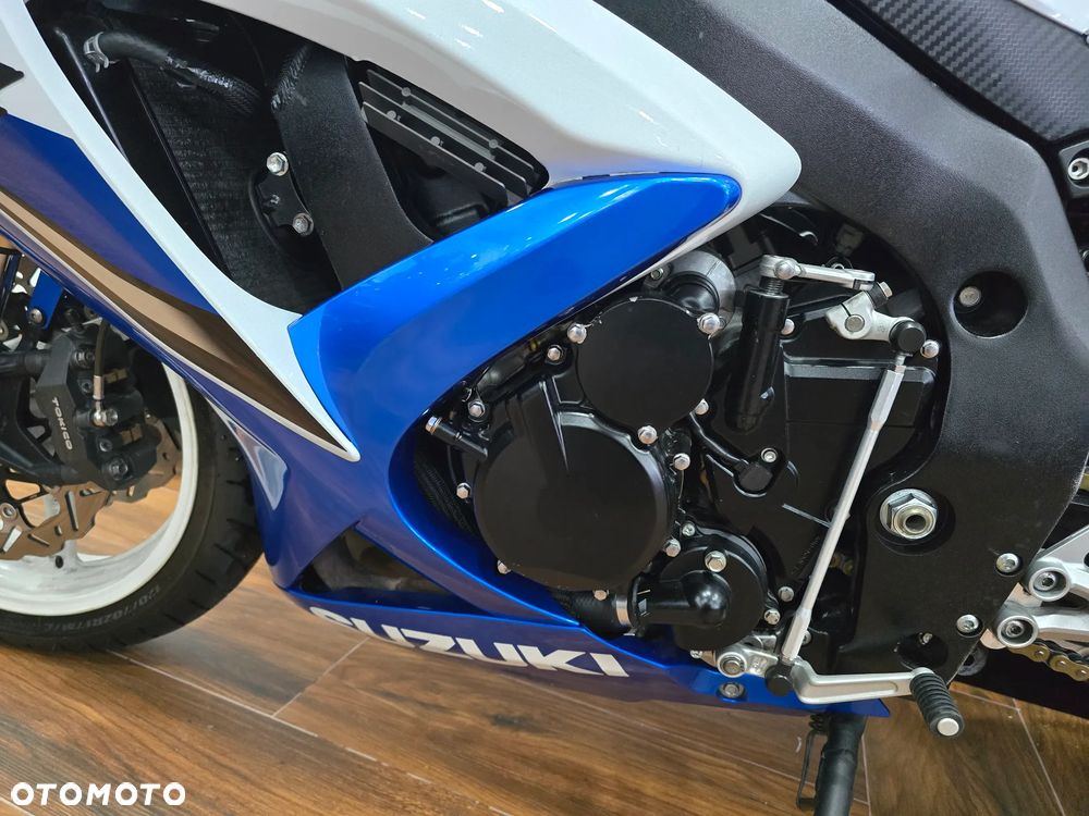Suzuki GSX-R - 10