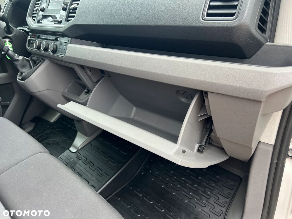 Volkswagen CRAFTER 35 - 33