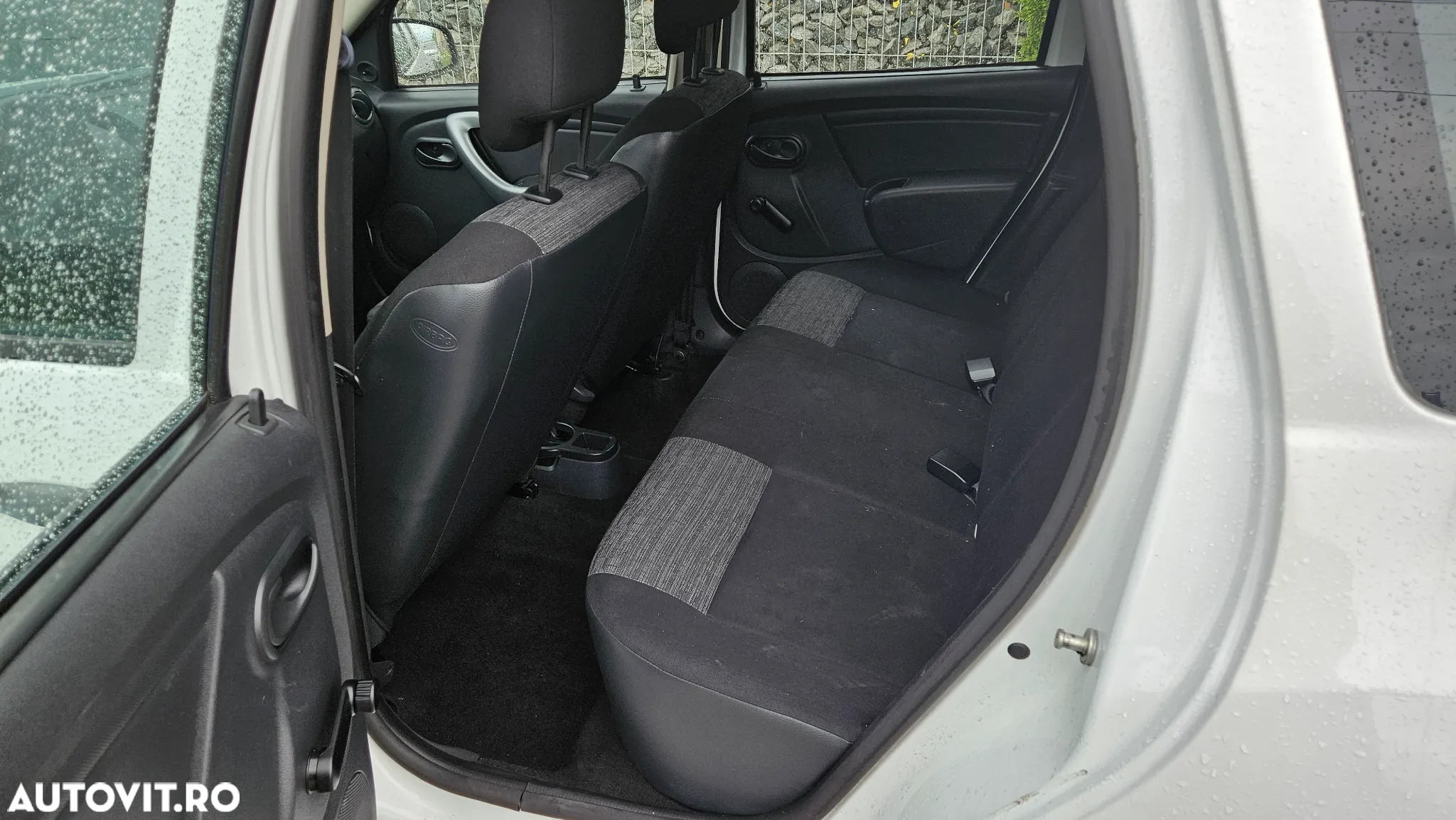 Dacia Duster 1.6 4x2 Laureate - 11