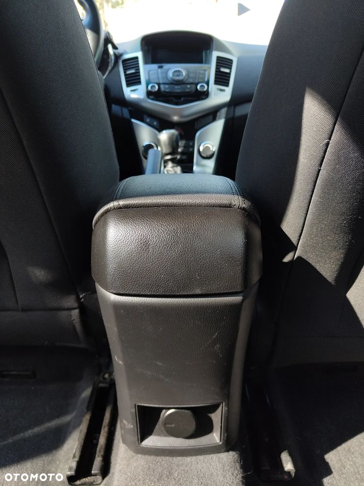 Chevrolet Cruze 1.8 LT+ - 23