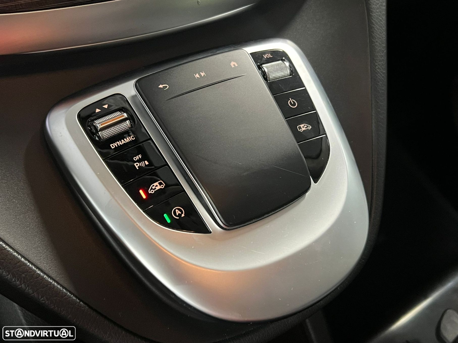 Mercedes-Benz V 220 d Longo Avantgarde - 16